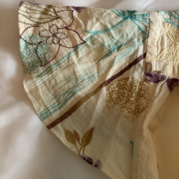 Zedzz Gorgeous Floral Wrap Dress with Silk Waist Tie - Picture 8 of 12